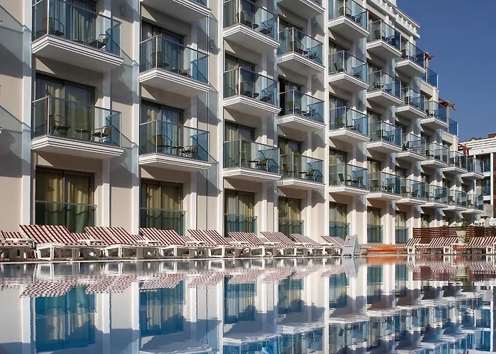 Emre & Emre فندق مرمريس