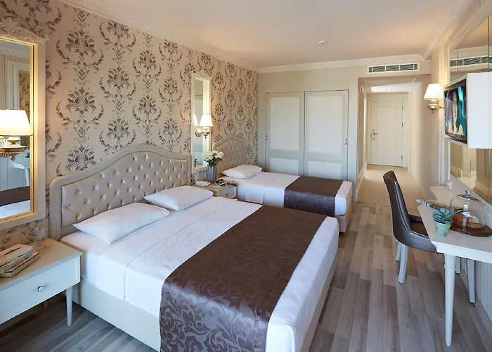 Hotel Emre & Emre 4*