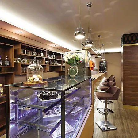 Emre & Emre Hotell 4*