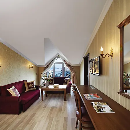 Emre & Emre Hotell 4*