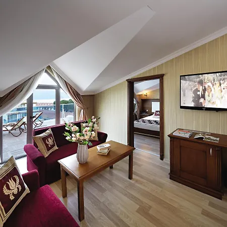 Emre & Emre Hotell 4*